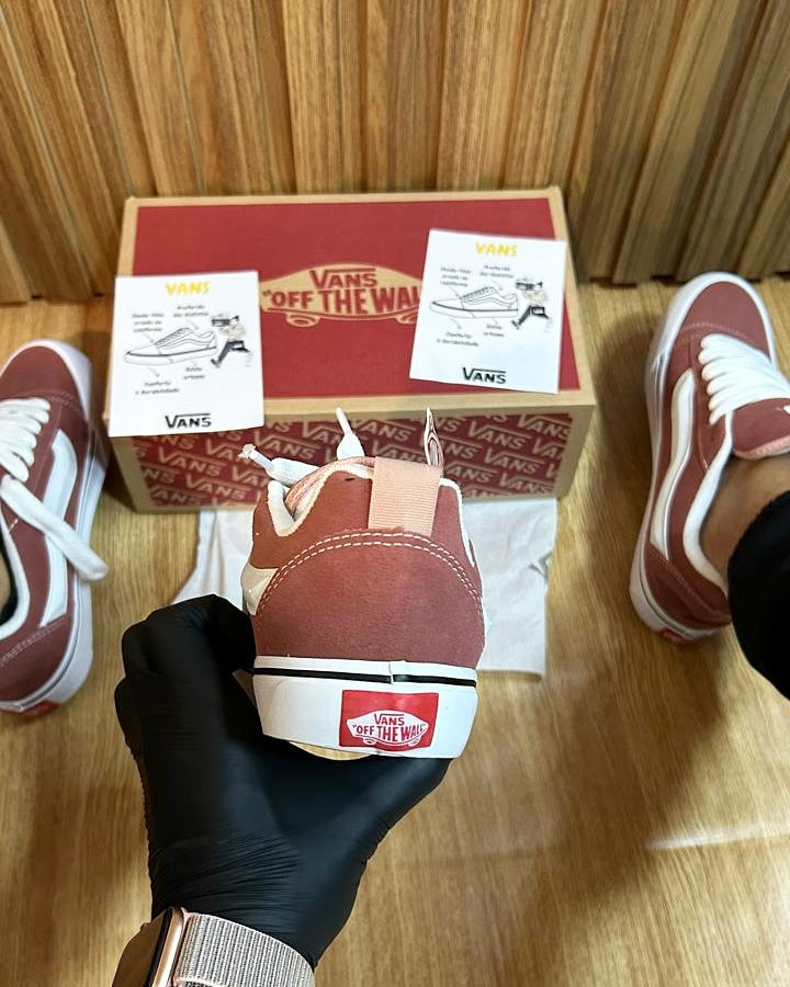 Vans KNU