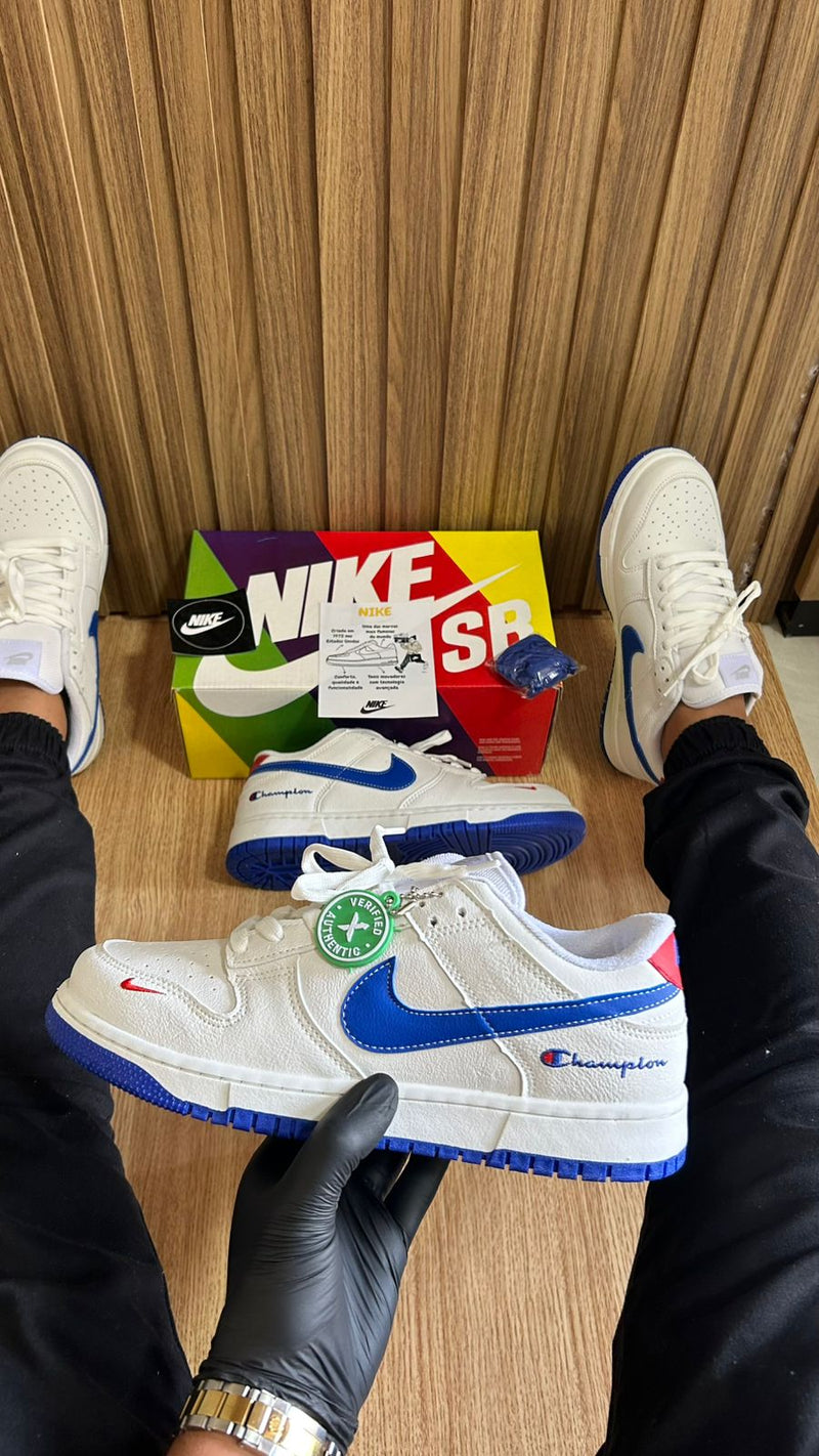 Nike Dunk Champion
