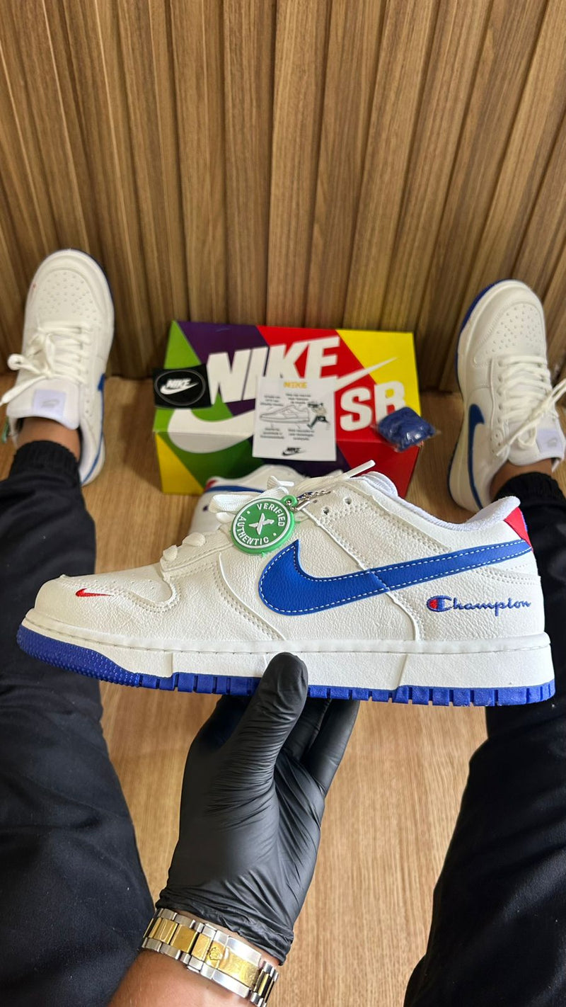 Nike Dunk Champion