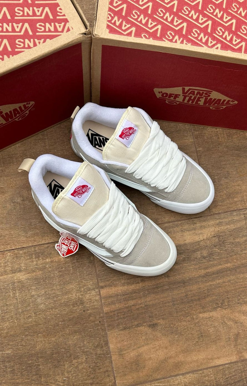 Vans KNU